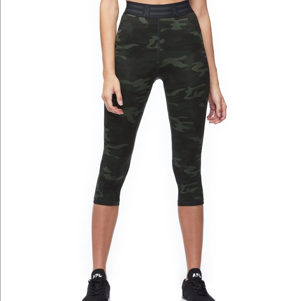 Good American Icon Capri Leggings - Camo
